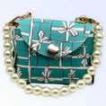 Load image into Gallery viewer, Pearl Handle Sniffany Pick Up Bag
