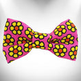 Load image into Gallery viewer, Daisies Doggie Bow Tie
